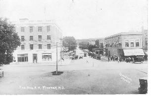 Lewis and Clark Hotel on Dilworth Avenue in 1924