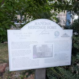 Bunting Home heritage sign